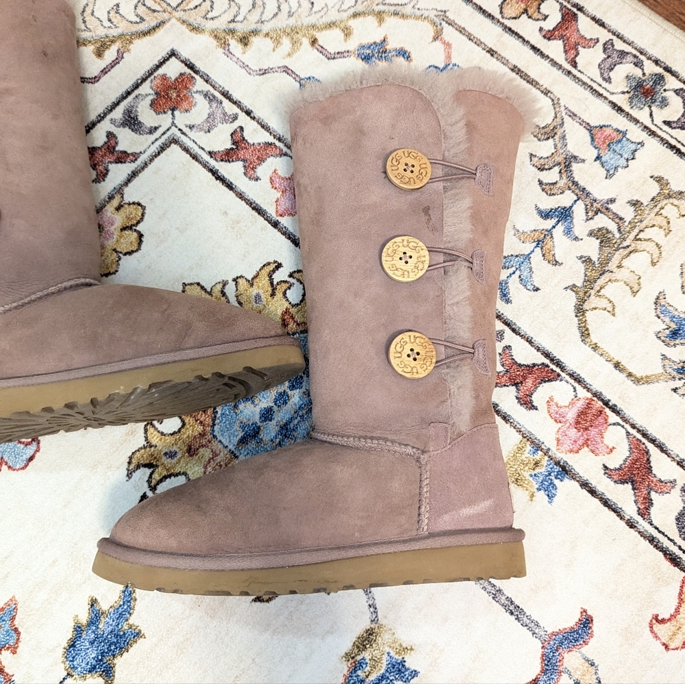 UGG Baily Button Triplet Boots Genuine Leather and Sheepskin Mauve Purple - Picture 8 of 15
